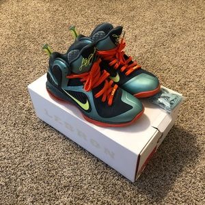Nike LeBron 9